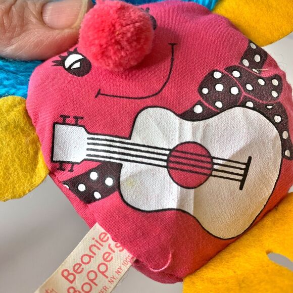 Coty Wild Musk Beanie Boppers Plush 1980s Sachet Russ Berrie White Guitar Pink - Picture 3 of 8
